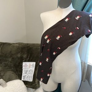 LuLaRoe One Size Fishnet Print with Santa Legging• Excellent Preloved Condition
